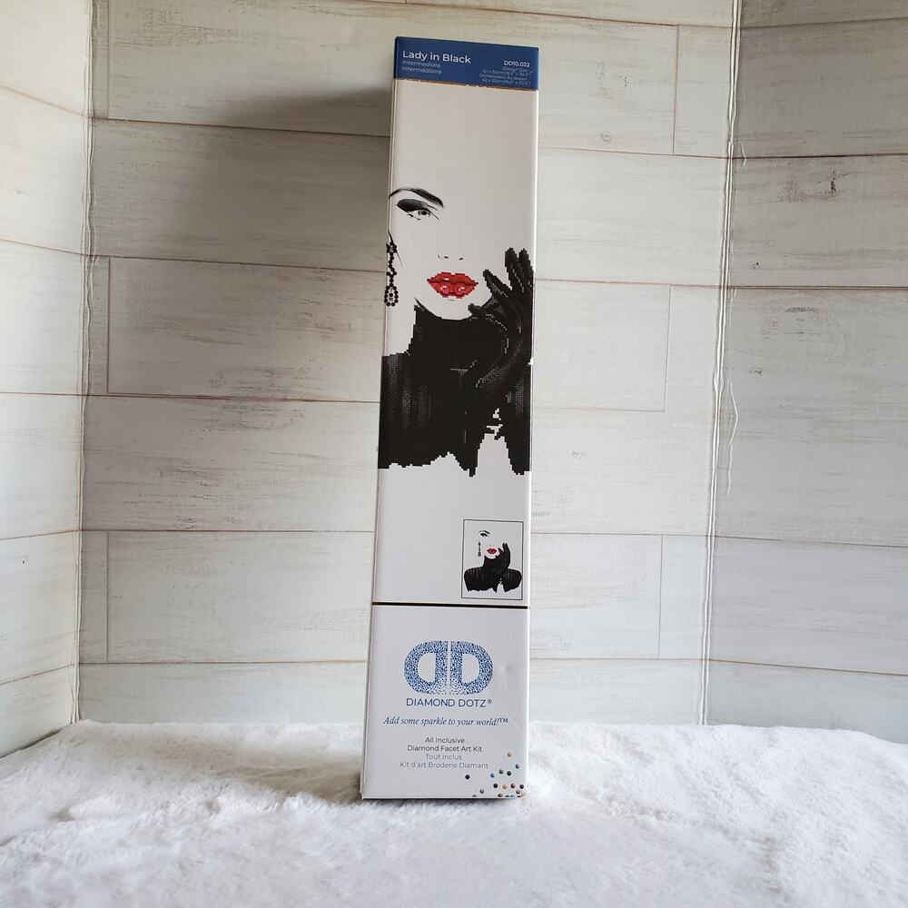 Diamond Dotz Lady in Black Art Kit